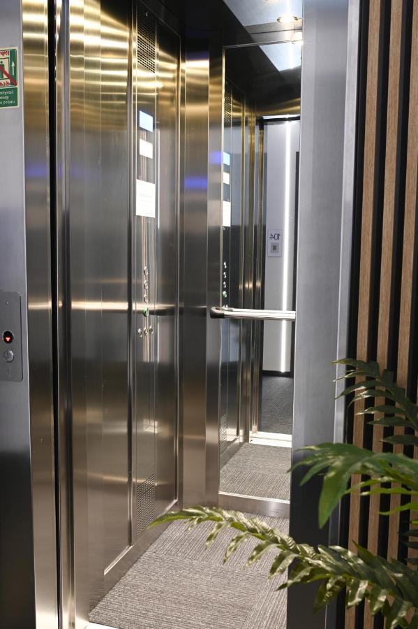 Hotel Parrot راشين المظهر الخارجي الصورة