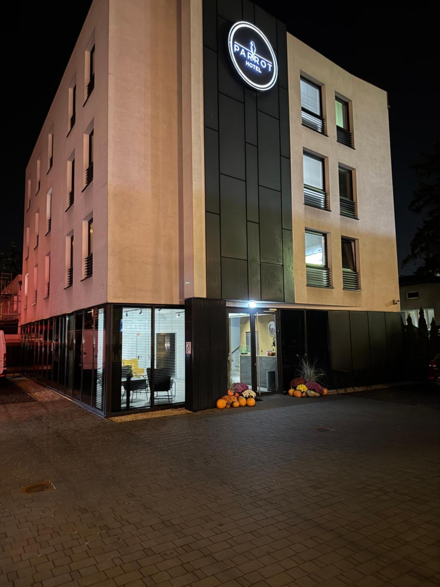 Hotel Parrot راشين المظهر الخارجي الصورة
